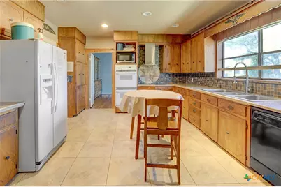 1135 N Penelope Street, Belton, TX 76513 - Photo 9