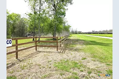 922 US Highway 59, Victoria, TX 77905 - Photo 3