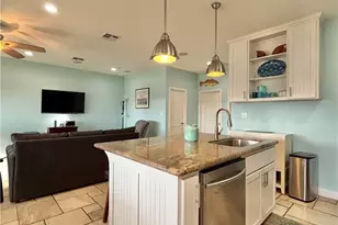 403 W Maple St, Port O'Connor, TX 77982 - Photo 7