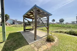 403 W Maple St, Port O'Connor, TX 77982 - Photo 31