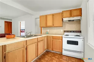 1300 Keller Ln, Seguin, TX 78155 - Photo 15