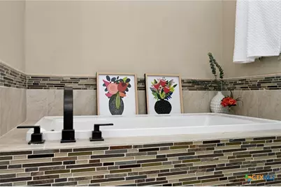 714 W Cimarron Hills Trail, Georgetown, TX 78628 - Photo 17