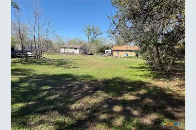 706 Grant Street, Cuero, TX 77954 - Photo 3