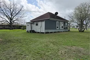 308 N Pumphrey St, Edna, TX 77957 - Photo 21