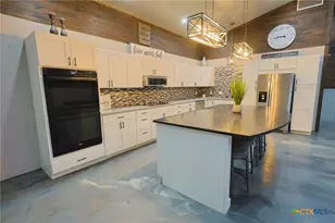 177 Leaning Oak Rd, Victoria, TX 77904 - Photo 13