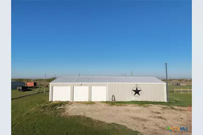 177 Leaning Oak Road, Victoria, TX 77904 - Photo 3