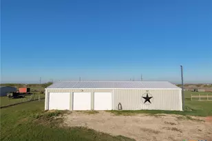 177 Leaning Oak Rd, Victoria, TX 77904 - Photo 3