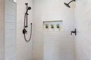 502 E Basel St, New Braunfels, TX 78130 - Photo 27