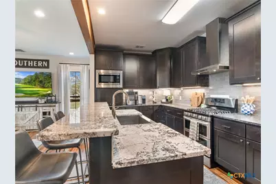 502 E Basel Street, New Braunfels, TX 78130 - Photo 15