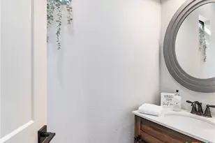 502 E Basel St, New Braunfels, TX 78130 - Photo 21