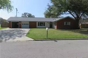 1339 Mockingbird Ln, Seguin, TX 78155 - Photo 1