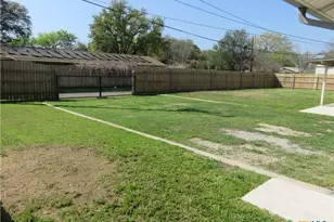 1339 Mockingbird Ln, Seguin, TX 78155 - Photo 7