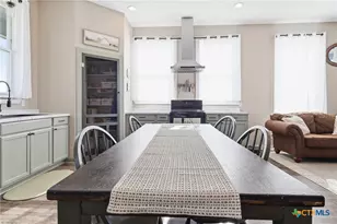 455 Buentello Rd, Victoria, TX 77905 - Photo 9