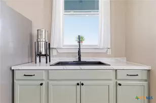 455 Buentello Rd, Victoria, TX 77905 - Photo 17