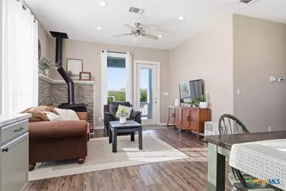 455 Buentello Rd, Victoria, TX 77905 - Photo 13