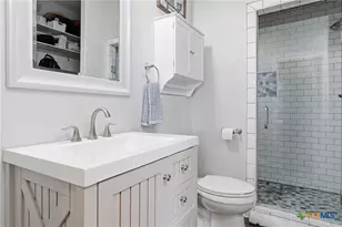 455 Buentello Rd, Victoria, TX 77905 - Photo 17