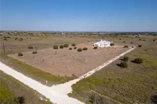 1298 County Rd 2337, Lampasas, TX 76550 - Photo 37