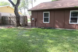 139 Lone Oak St, Seguin, TX 78155 - Photo 7