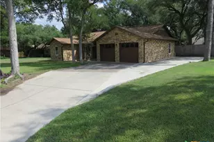 139 Lone Oak St, Seguin, TX 78155 - Photo 3