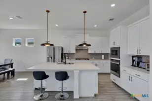 382 Nightshade Trl, New Braunfels, TX 78132 - Photo 17