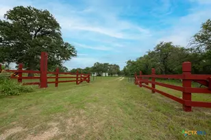 104 Longhorn Rd, Stockdale, TX 78160 - Photo 17