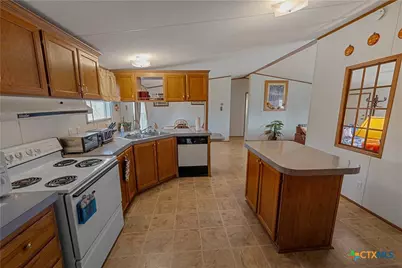 104 Longhorn Road, Stockdale, TX 78160 - Photo 7