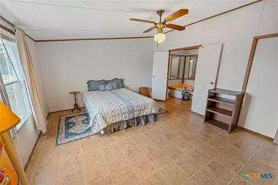 104 Longhorn Road, Stockdale, TX 78160 - Photo 11