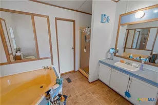 104 Longhorn Rd, Stockdale, TX 78160 - Photo 17