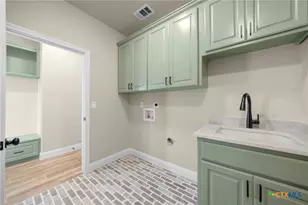 107 Pr 711, Lott, TX 76656 - Photo 23