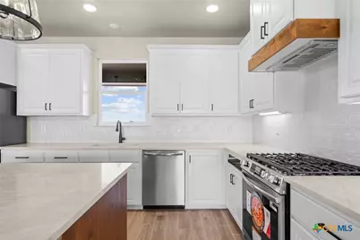 107 Pr 711, Lott, TX 76656 - Photo 7