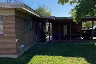 711 Hybiscus Ln, Victoria, TX 77904 - Photo 3