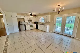 1006 Mc Ln, Victoria, TX 77904 - Photo 3