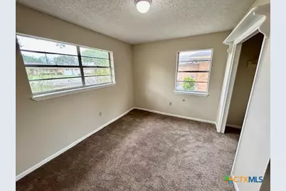 1006 Mc Lane, Victoria, TX 77904 - Photo 9