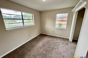 1006 Mc Ln, Victoria, TX 77904 - Photo 9