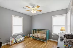 2011 E Crestwood Dr, Victoria, TX 77901 - Photo 11