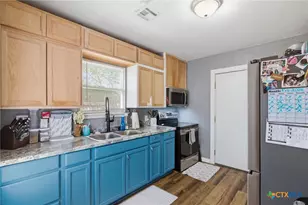 2011 E Crestwood Dr, Victoria, TX 77901 - Photo 7