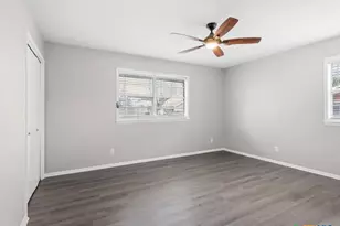 273 Meadow Ave, New Braunfels, TX 78130 - Photo 9