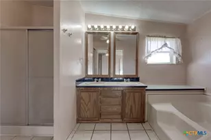 809 Crest Ct, Copperas Cove, TX 76522 - Photo 15