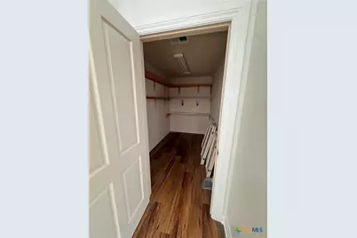 228 S Seguin Avenue, New Braunfels, TX 78130 - Photo 13