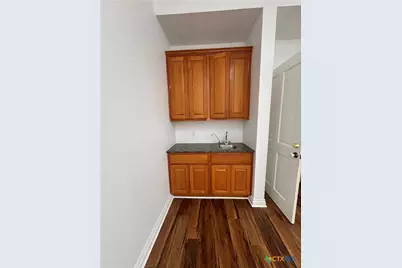 228 S Seguin Avenue, New Braunfels, TX 78130 - Photo 11