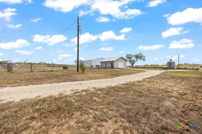 475 County Road 240, Gonzales, TX 78629 - Photo 31