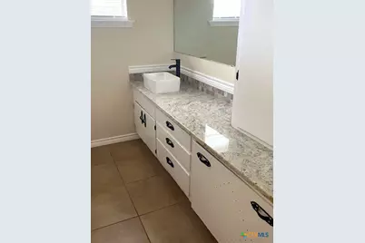 2708 E Poplar Avenue, Victoria, TX 77901 - Photo 9