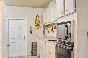 1588 W Bayshore Dr, Palacios, TX 77465 - Photo 39