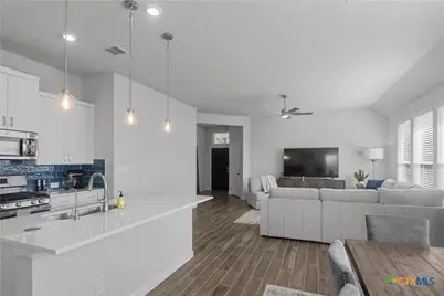 708 Willowbrook, New Braunfels, TX 78130 - Photo 5