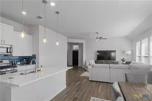 708 Willowbrook, New Braunfels, TX 78130 - Photo 5