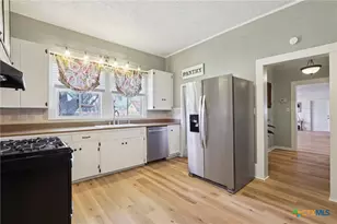 108 Kroschel St, Hallettsville, TX 77964 - Photo 25