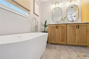 108 Kroschel St, Hallettsville, TX 77964 - Photo 17