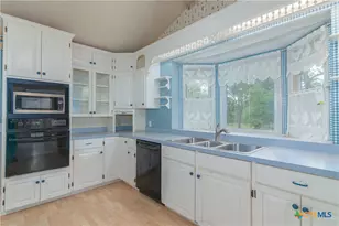 2981 Vivroux Ranch Rd, Seguin, TX 78155 - Photo 29