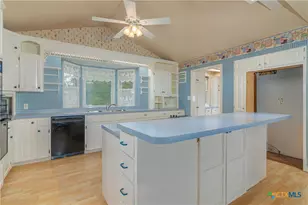 2981 Vivroux Ranch Rd, Seguin, TX 78155 - Photo 27