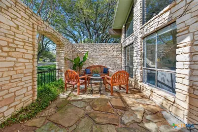 201 S Contour Drive, Gonzales, TX 78629 - Photo 7
